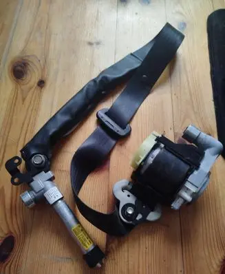 Mazda 3 II Front seatbelt T89404T 0438073 0313475