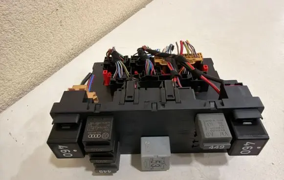 Skoda Octavia Mk2 (1Z) Comfort/convenience module 3C8937049E