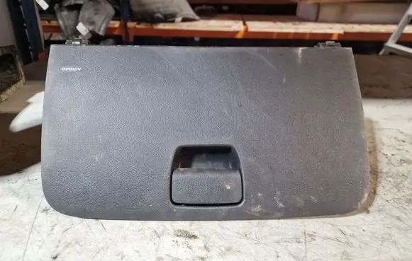 Buick Encore I Glove box