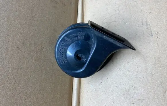 BMW 3 E36 Horn signal 00884
