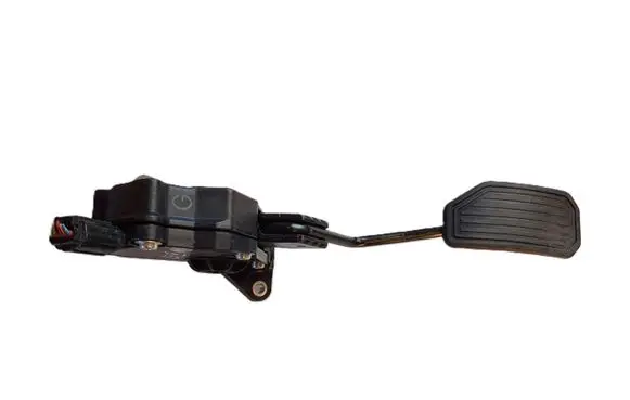 Toyota RAV 4 (XA30) Accelerator throttle pedal 7811042030 1988007280
