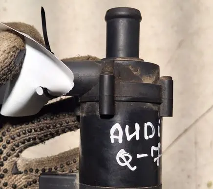 Audi Q7 4L Electric auxiliary coolant/water pump 7L0965561 70207404 1781067248