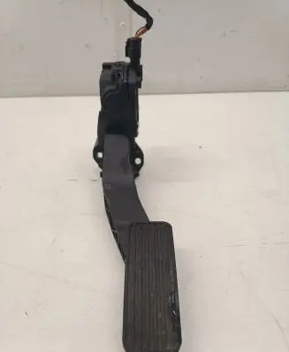 Opel Astra K Accelerator throttle pedal 13373777