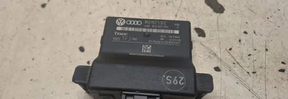 Volkswagen Golf V Gateway control module 1K0907530E 0325 1K0907951