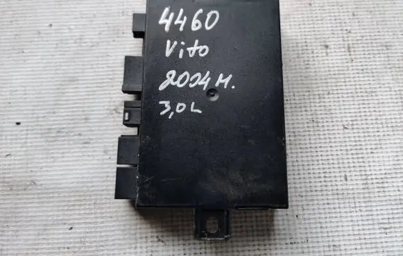 Mercedes-Benz Vito Viano W639 Tow bar trailer control unit/module A1695453932 5DS00876901