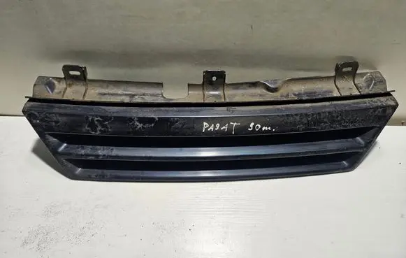 Opel Omega A Front grill 90246679