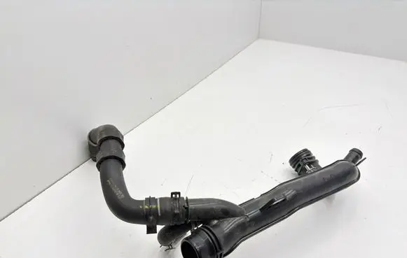 Mercedes-Benz C W205 Engine coolant pipe/hose A2642008600