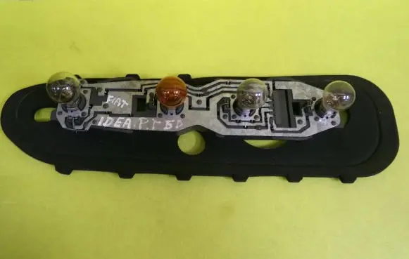 Fiat Idea Tail light bulb cover holder
