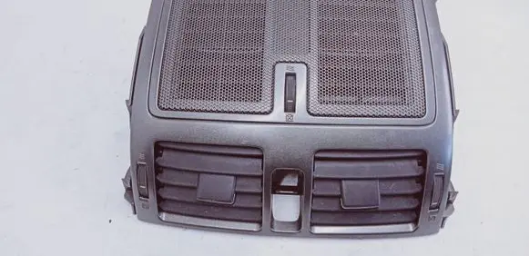 Toyota Auris 150 Dash center air vent grill