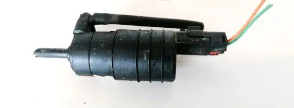 Renault Megane I Windscreen/windshield washer pump 7700431079
