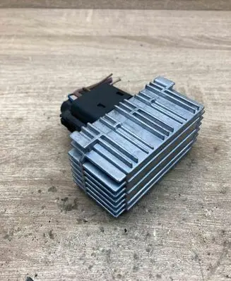 Opel Vectra C Glow plug pre-heat relay 09132691
