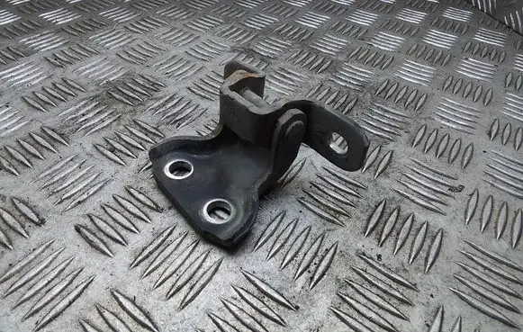 Lexus IS 220D-250-350 Front door lower hinge 