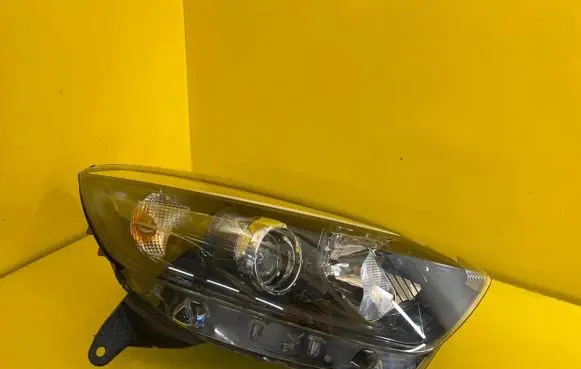 Renault Captur Headlight/headlamp 60L1100E