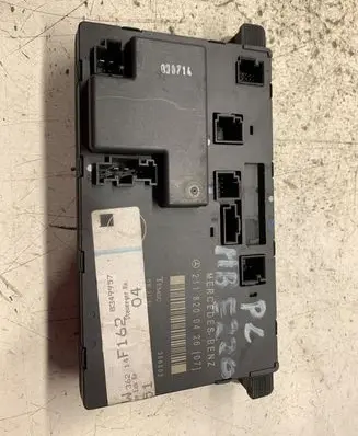 Mercedes-Benz E W211 Door control unit/module 2118200426