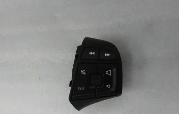 Steering wheel buttons/switches