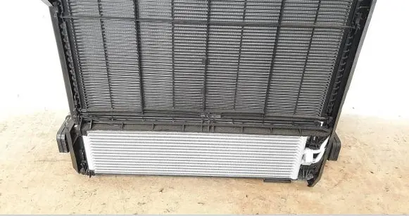 BMW X4 G02 Coolant radiator 8642743 9468695 9487254