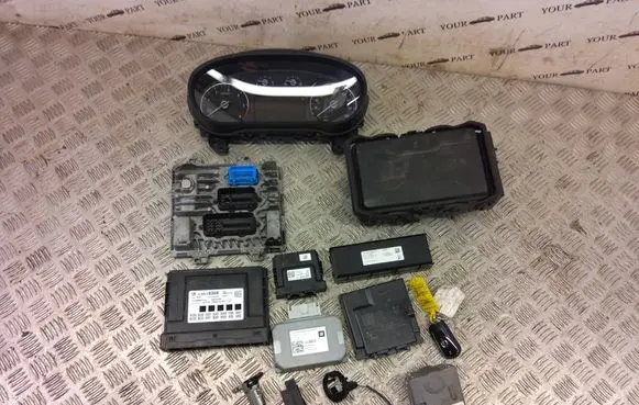 Opel Insignia B Engine ECU kit and lock set 55509243 395357783