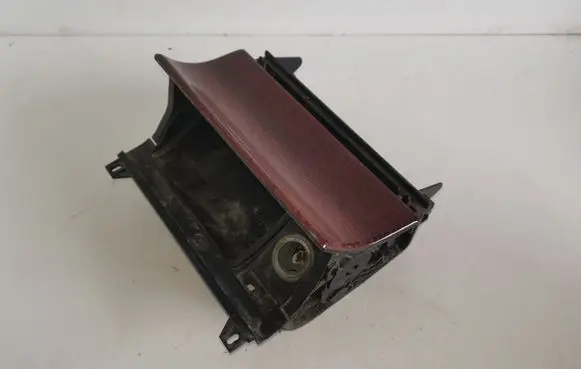 Mercedes-Benz E W210 Car ashtray