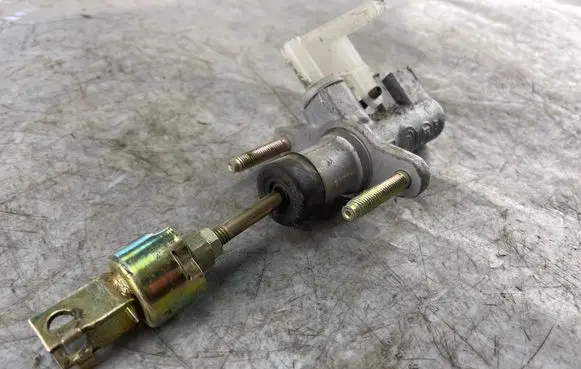 Toyota Corolla Verso E121 Clutch master cylinder