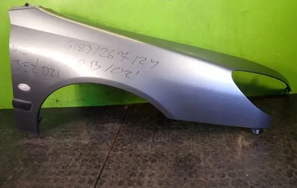 Peugeot 607 Fender