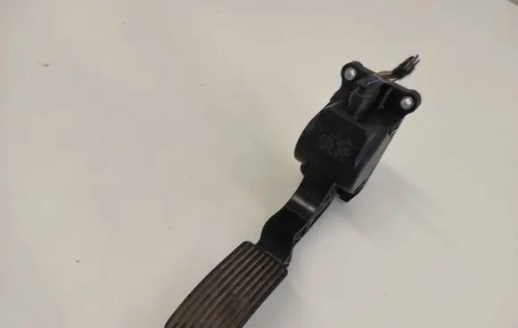 Mercedes-Benz Vito Viano W639 Accelerator throttle pedal 0280755023 A9063000404