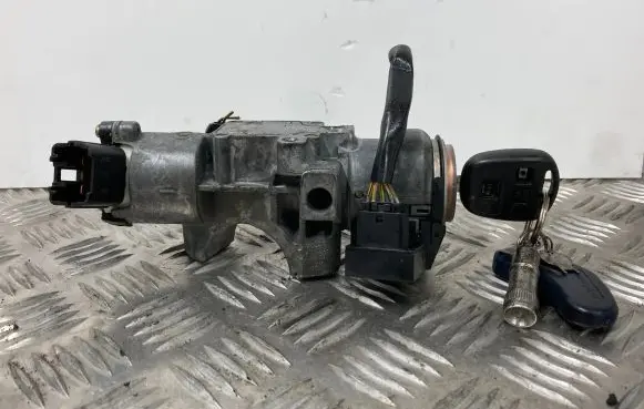 Toyota Avensis T250 Ignition lock 8978305010