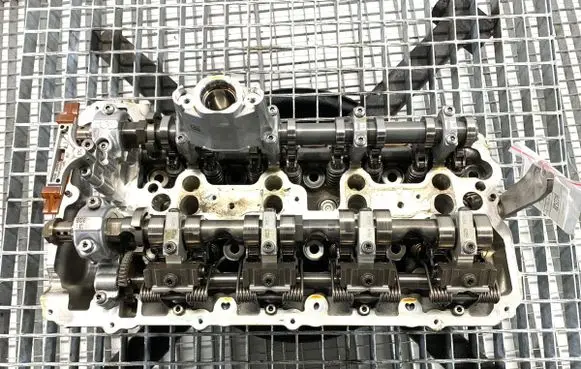 BMW 5 G30 G31 G38 Engine head 7852462