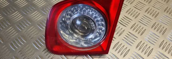 Volkswagen Jetta V Tailgate rear/tail lights 1K5945094