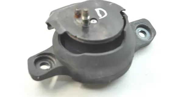 Subaru Impreza III Engine mount bracket
