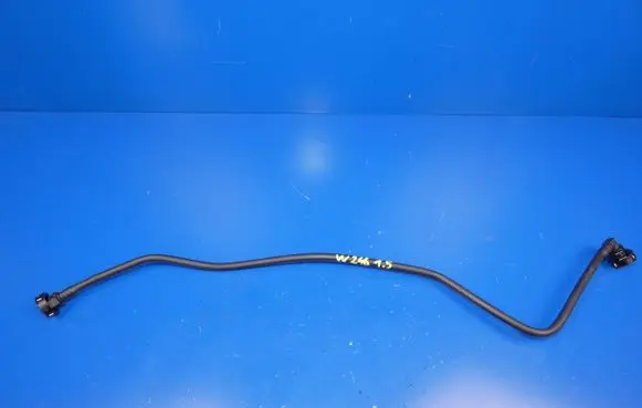 Engine coolant pipe/hose