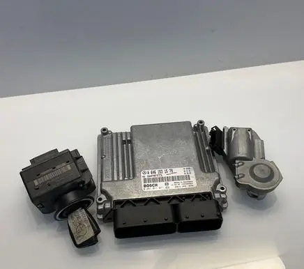Mercedes-Benz E W211 Engine ECU kit and lock set A6461531579 1039S00564 0281011071