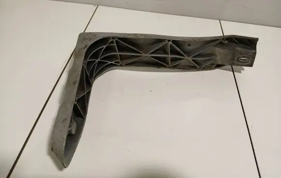 Audi A4 S4 B6 8E 8H Front bumper mounting bracket 8e0821137b