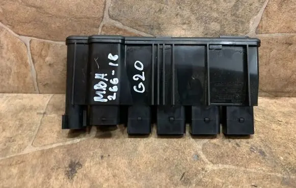 BMW 3 G20 G21 Voltage converter/converter module 9470044