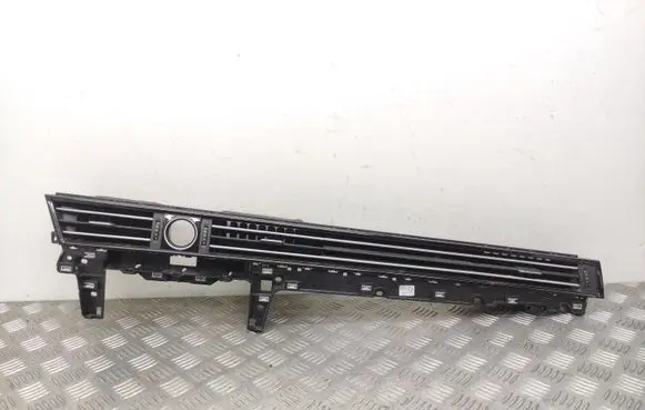 Volkswagen PASSAT B8 Dash center air vent grill 3G1857083