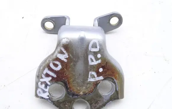 SsangYong Rexton Front door hinge set SSANGYONG_REXTON_ZAWIAS_DRZWI_PRAWY_PRZÓD_GÓRA_SAF