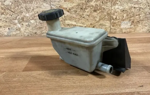 Ford Transit - Tourneo Connect Power steering fluid tank/reservoir 7T163R700AB D2L4A PA66GF30