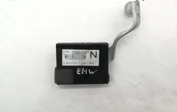 Toyota Avensis T270 Engine control unit/module 8978405020
