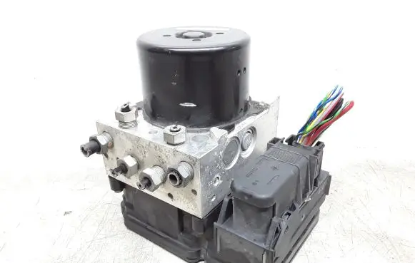 Volvo XC70 ABS Pump 30681619