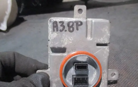 Audi A3 S3 8P Headlight ballast module Xenon 8K0941597 10R023689 W003T18471