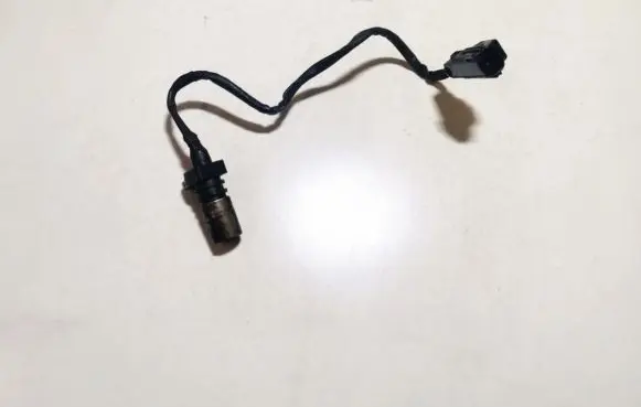 Volvo V70 Crankshaft position sensor 1275599 0296000650