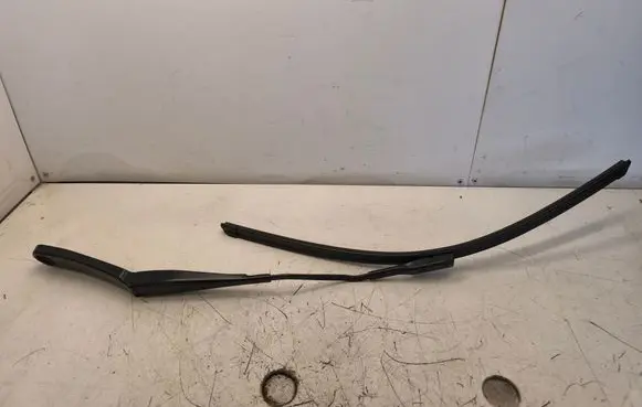 BMW X1 F48 F49 Front wiper blade arm 7360506