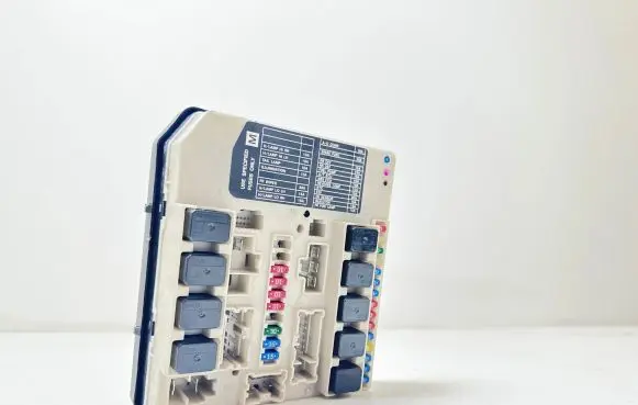 Nissan X-Trail T31 Comfort/convenience module ACM33211 ACM33201
