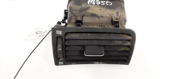 Hyundai i20 (GB IB) Dash center air vent grill