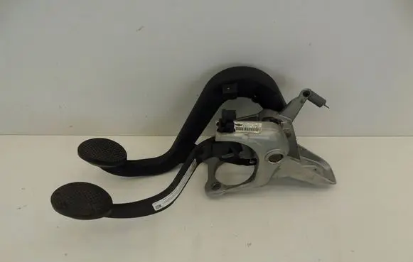 Mini Cooper Countryman R60 Pedal assembly 6770609