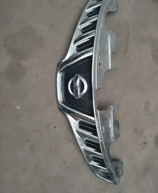 Nissan Murano Z51 Front bumper upper radiator grill