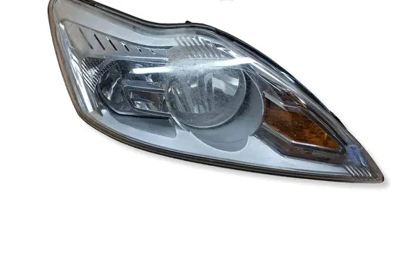 Ford Focus Headlight/headlamp 8M5113W029AD