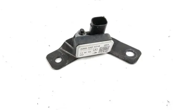 Mercedes-Benz CLS C218 AMG Airbag deployment crash/impact sensor A0055421218