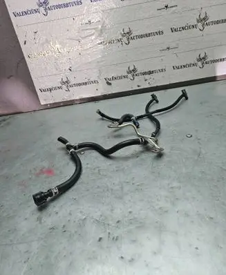 Audi A1 Fuel line pipe 04B201360