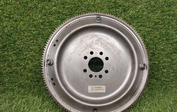 Mercedes-Benz E W212 Flywheel 12760300012 1415400712210