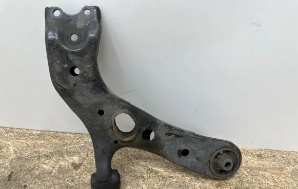 Lexus NX Front lower control arm/wishbone 480680R030 Y1225198